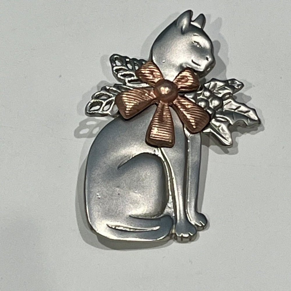 Silver Tone Larger Cat Sitting Brooch Pin Unbranded Copper Bow Holly Berries